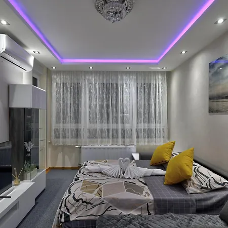 Lux Mila With Free Private Parking Apartment Novi Sad