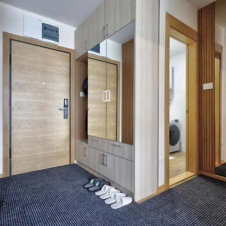Lux Mila With Free Private Parking Apartment